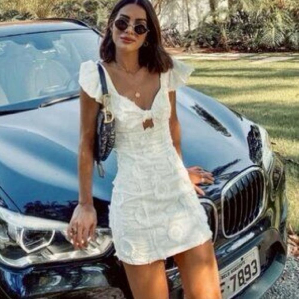 NWT Camila Coelho | Carina Floral Embroidered Flutter Sleeve Dress White Large